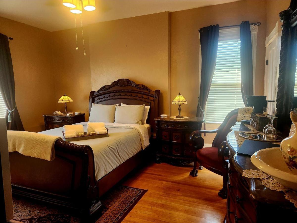 Downen House Bed & Breakfast Pueblo Ngoại thất bức ảnh